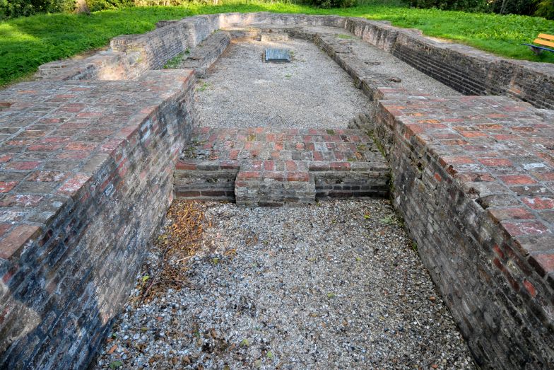 Ruine kerk van Ens op Schokland 2