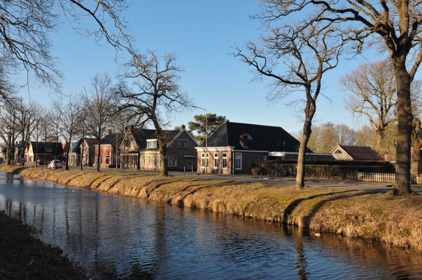 Huizen aan de Tsjerkewei in Bakkeveen