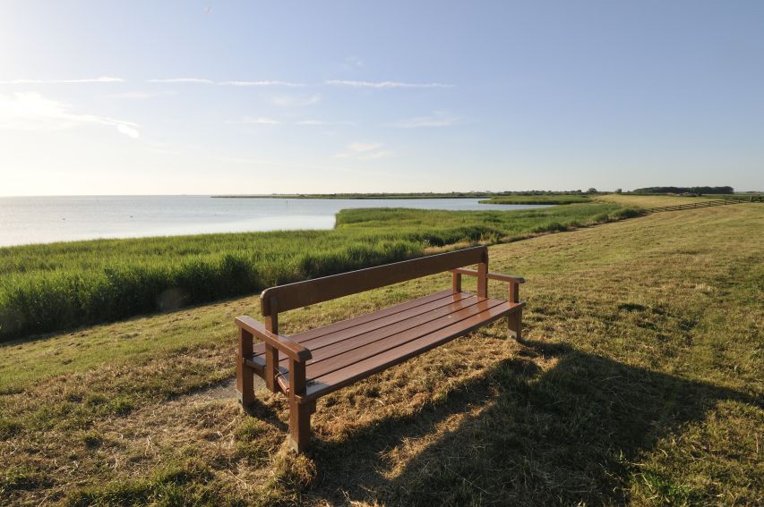 Bankje op de dijk bij Gaast