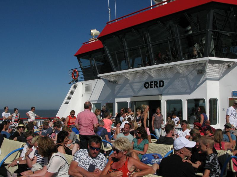 Het is vol op de boot naar Ameland