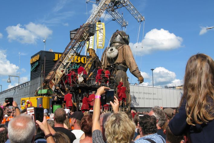 Reuzen Royal de Luxe bezoeken Leeuwarden 4