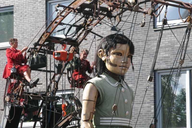 Reuzen Royal de Luxe bezoeken Leeuwarden 1