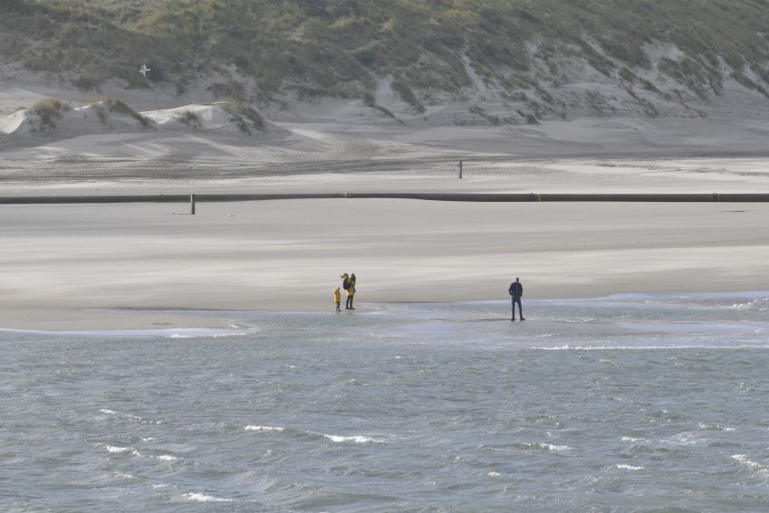 Uitzicht op zandplaat Oost-Vlieland vanaf de veerboot 3