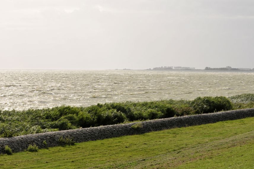 Onstuimig IJsselmeer bij Oudemirdum