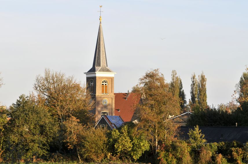 Kerktoren in Uitwellingerga