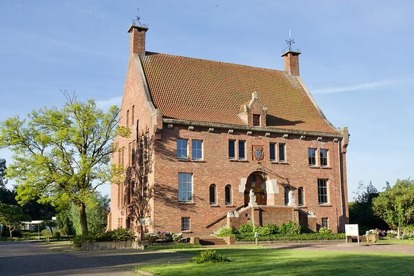 Grou, gemeentehuis