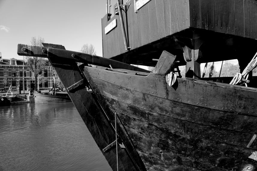 details van de Kamper Kogge afgemeerd in Leeuwarden