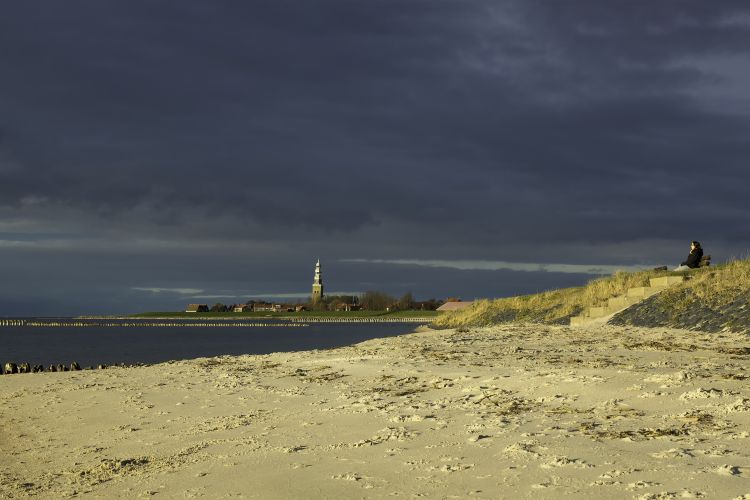 Dreigende lucht boven het IJsselmeer