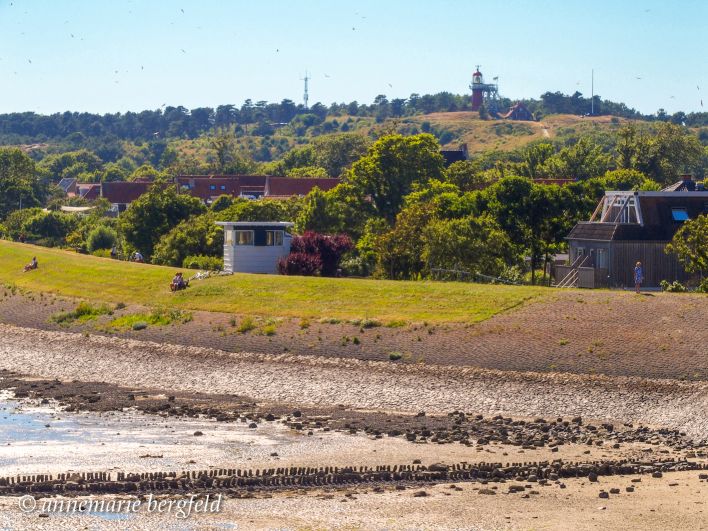 Vuurtoren, dorp en drooggevallen wad, Vlieland