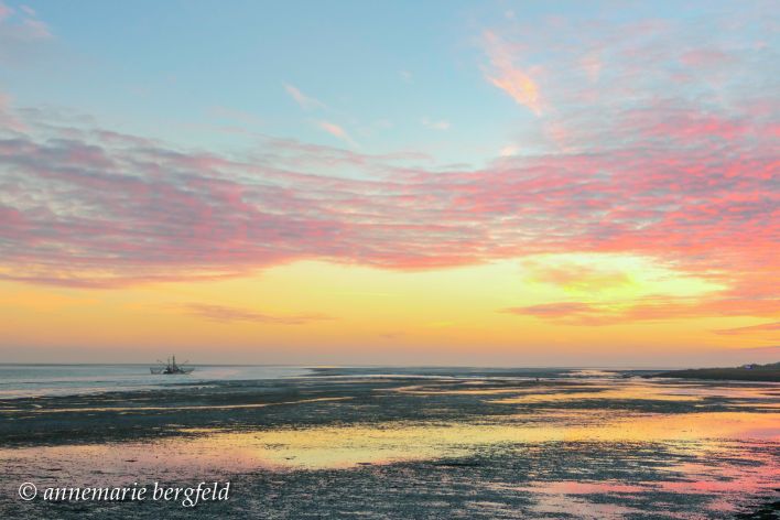 Zonsondergang met kotter, Vlieland