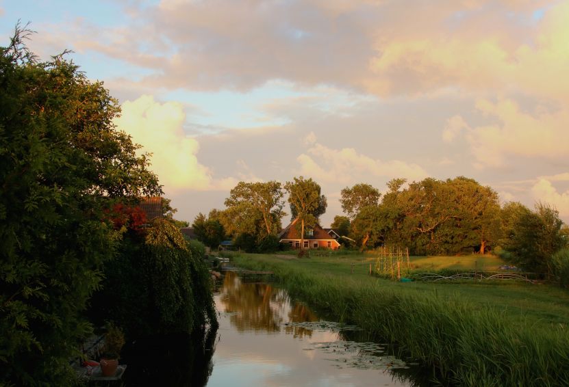 Avondlicht in Aldtsjerk.