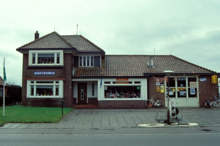 Winkelwoonhuis