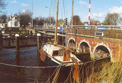 Draaibrug te Roode haan