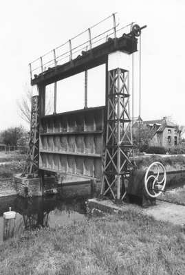 Schutsluis te Ten boer