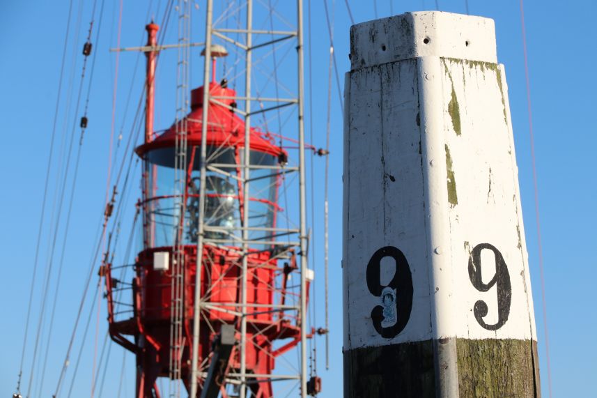 Lichtschip in buitenhaven Harlingen