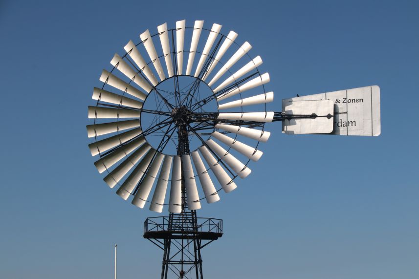 Windturbine bij Greate Wierrum