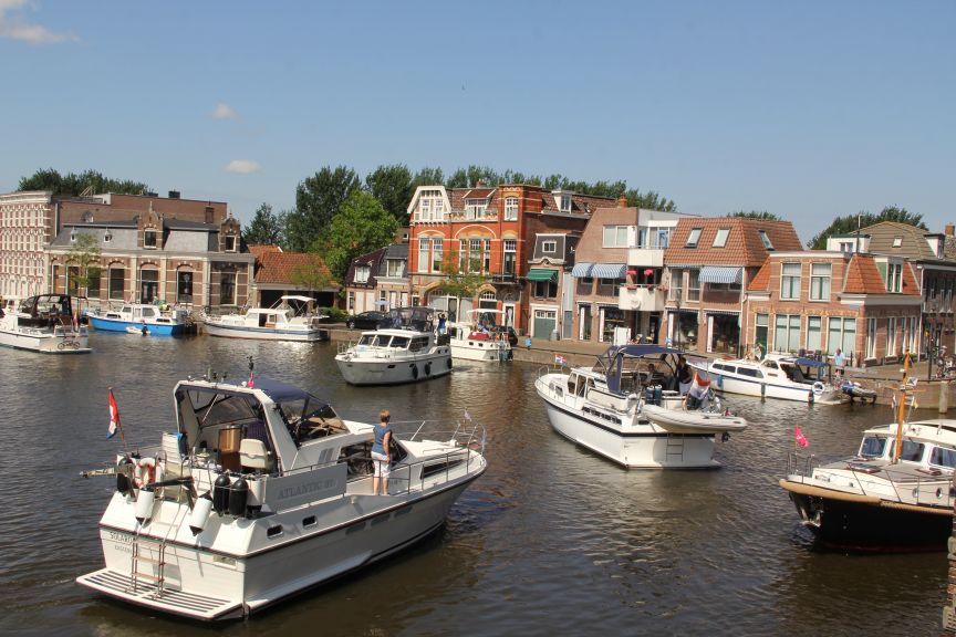 Geeuw bij de waterpoort, Sneek