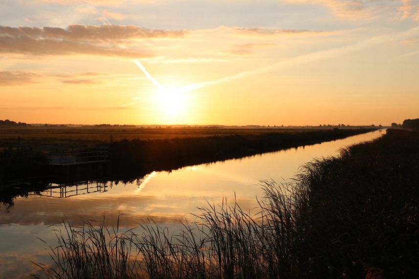 zonsopkomst Nije Feart bij Tijnje